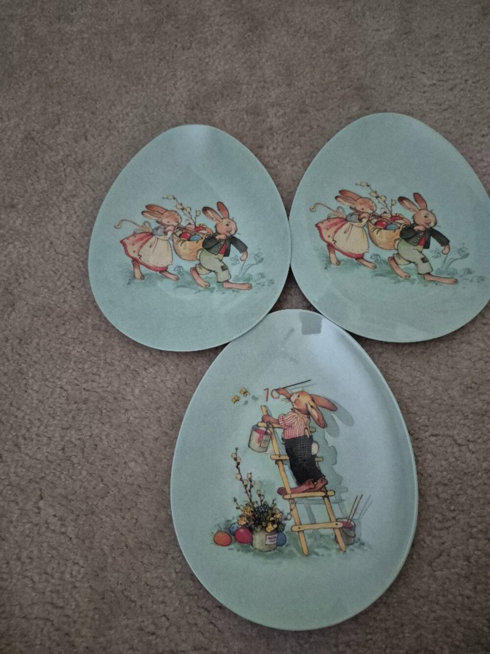 World market easter 3 plates and 4 bowls